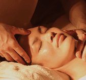 Kopf- und Gesichtsmassage